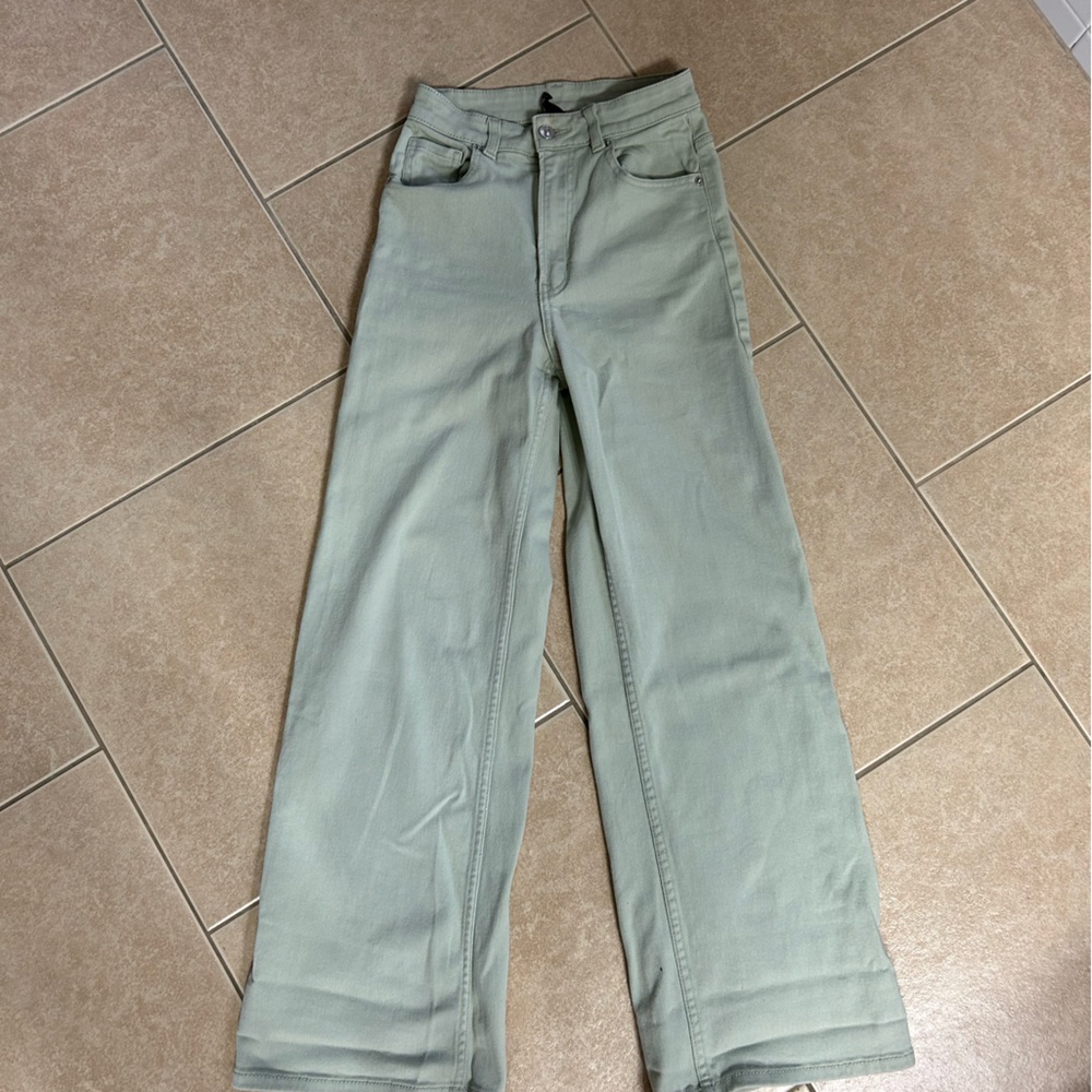 Light Green Divided jeans